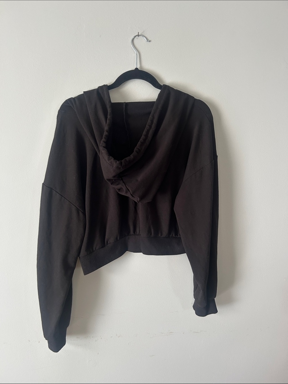 Amazon Women’s Black Cropped V-Neck Hoodie Sweatshirt - Picture 3 of 5